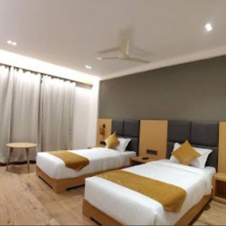 Derby Greens Hotel 博帕尔 外观 照片