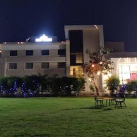Derby Greens Hotel 博帕尔 外观 照片
