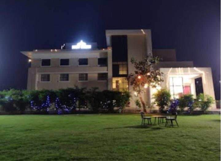 Derby Greens Hotel 博帕尔 外观 照片